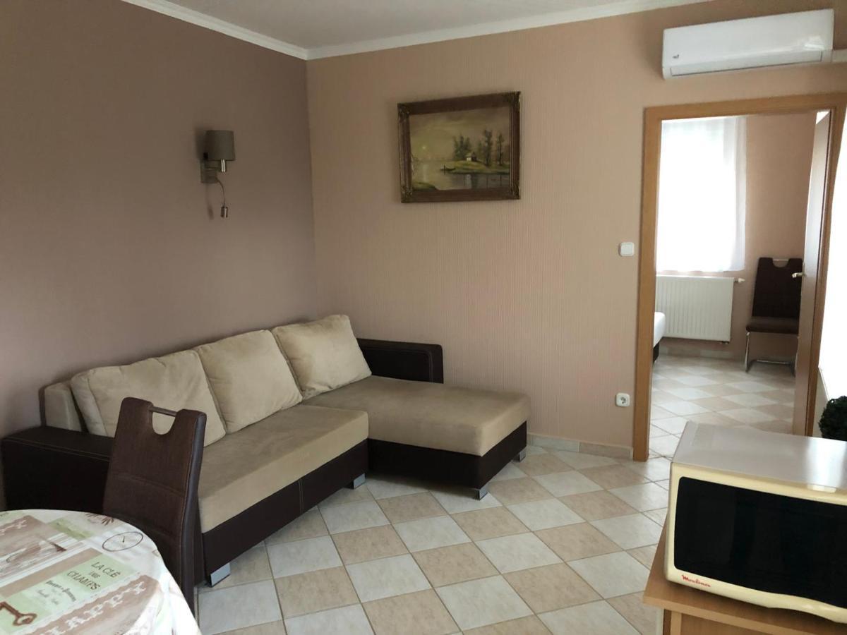 Jozsef Apartments House 佐洛卡罗斯 外观 照片