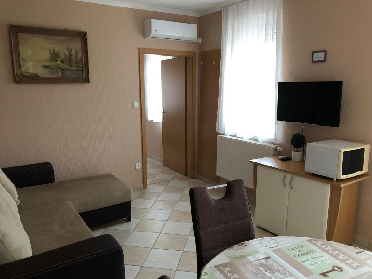 Jozsef Apartments House 佐洛卡罗斯 外观 照片
