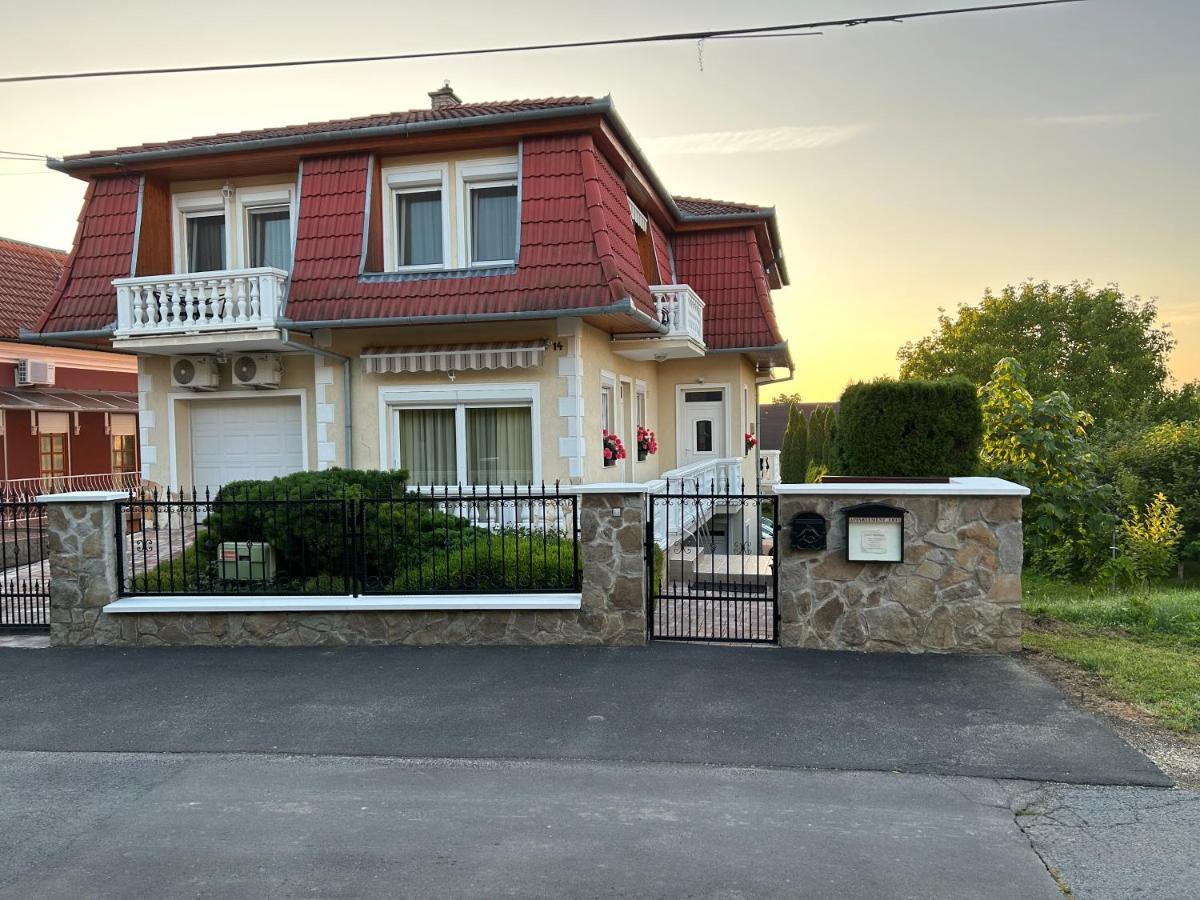 Jozsef Apartments House 佐洛卡罗斯 外观 照片