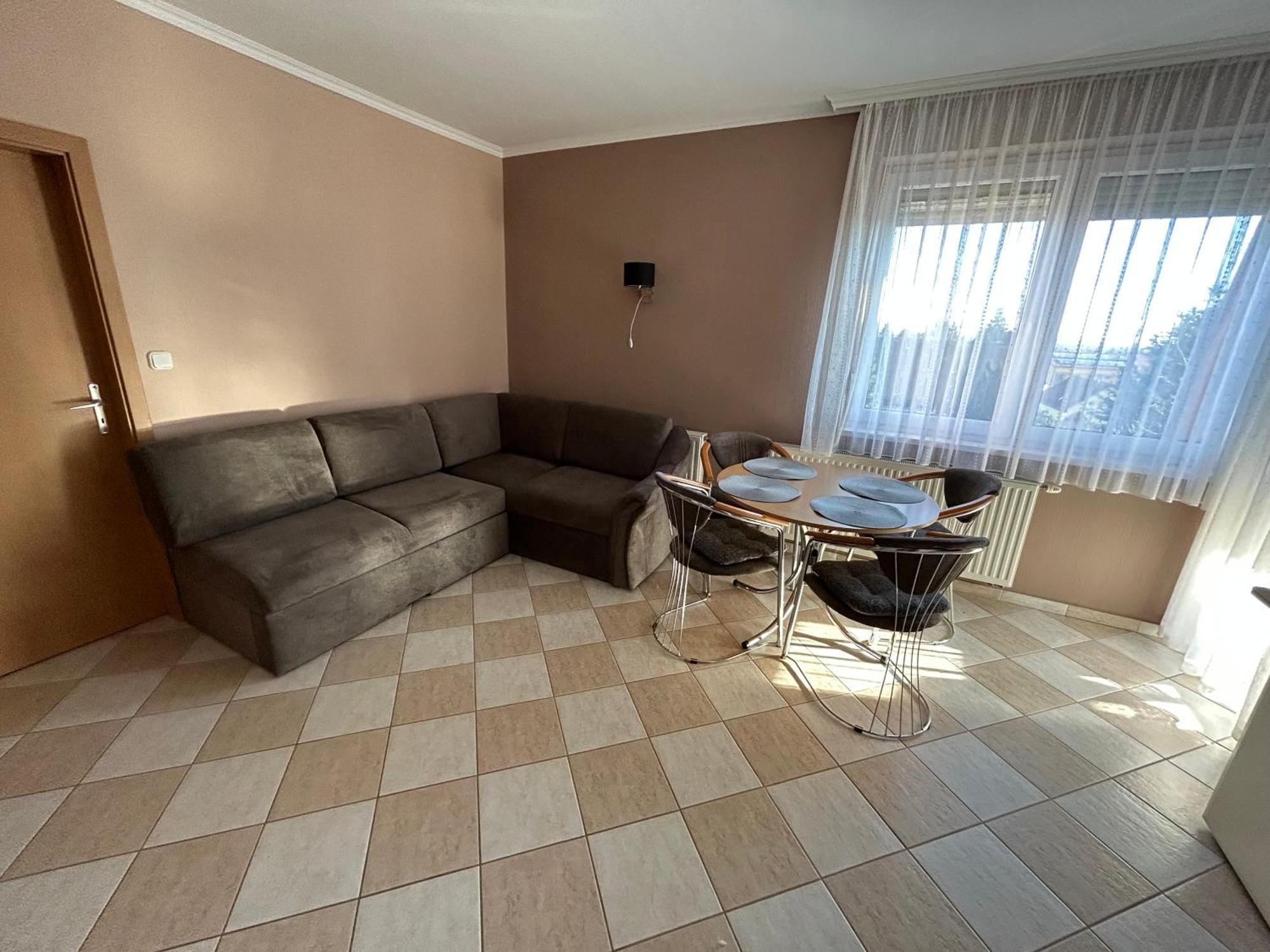 Jozsef Apartments House 佐洛卡罗斯 外观 照片