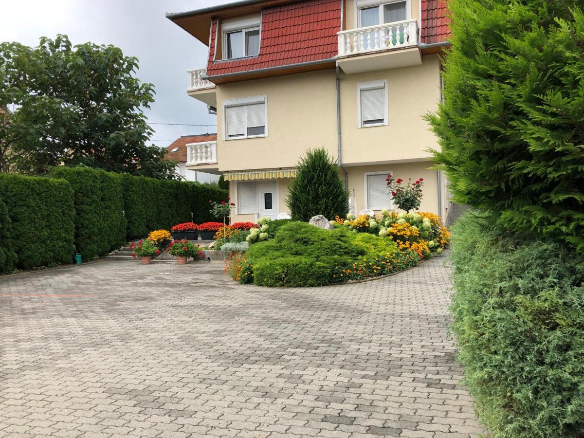 Jozsef Apartments House 佐洛卡罗斯 外观 照片